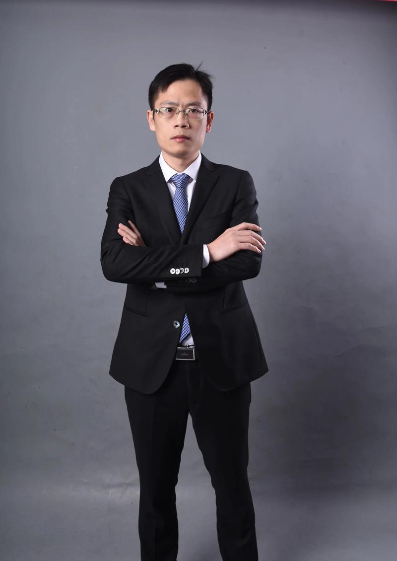 苏均 插画与概念设计总监